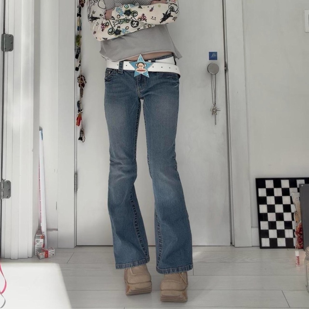 Delia’s low rise flare Bailey jeans